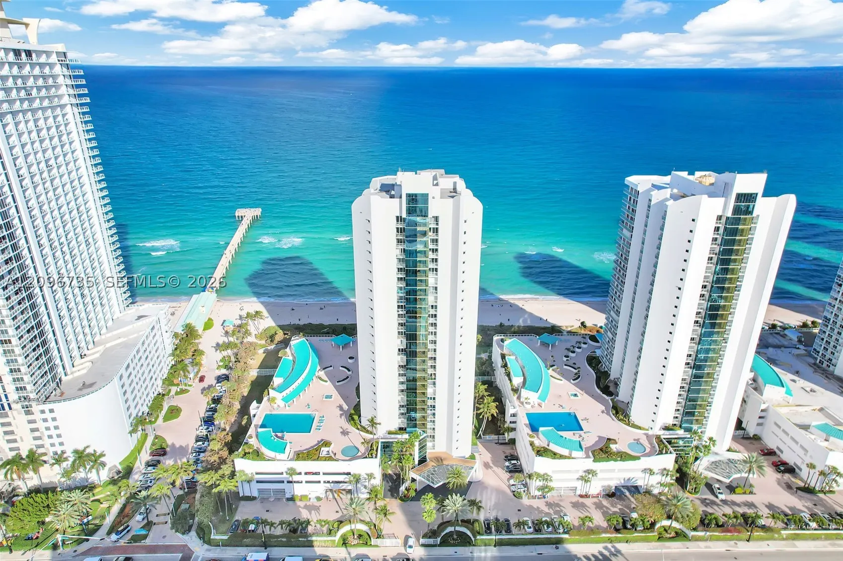 16485 Collins Ave #738