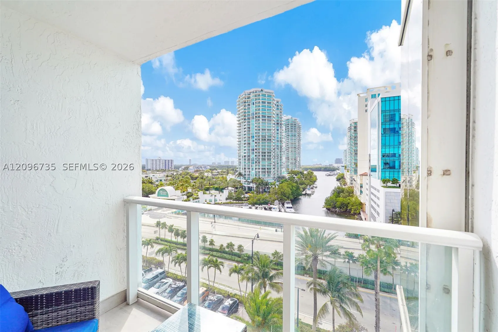16485 Collins Ave #738