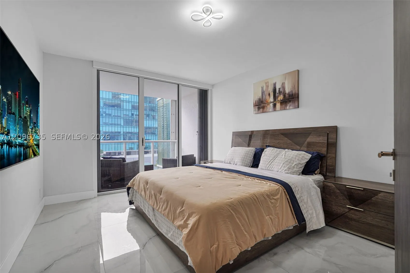 16485 Collins Ave #738