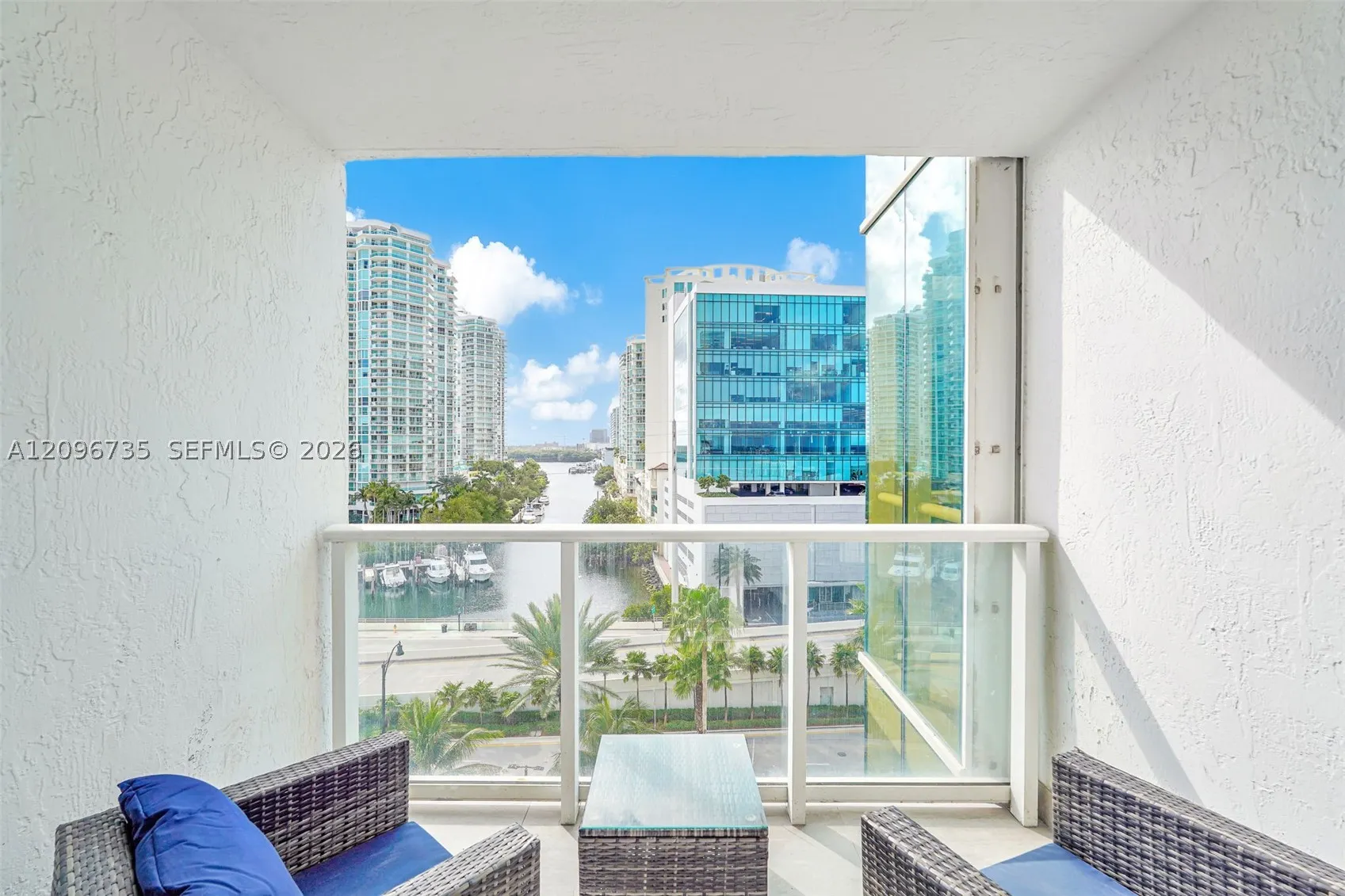 16485 Collins Ave #738