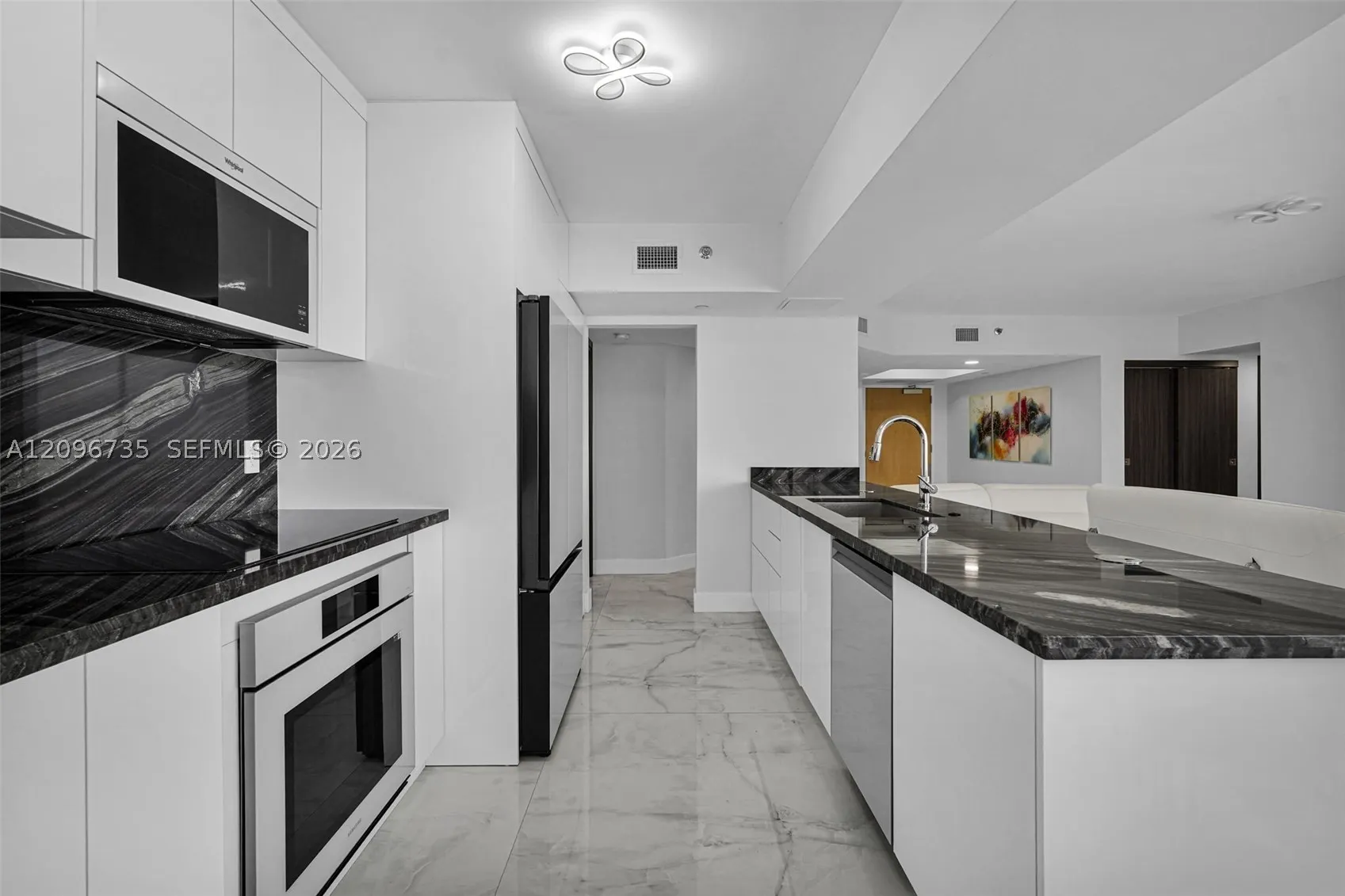 16485 Collins Ave #738