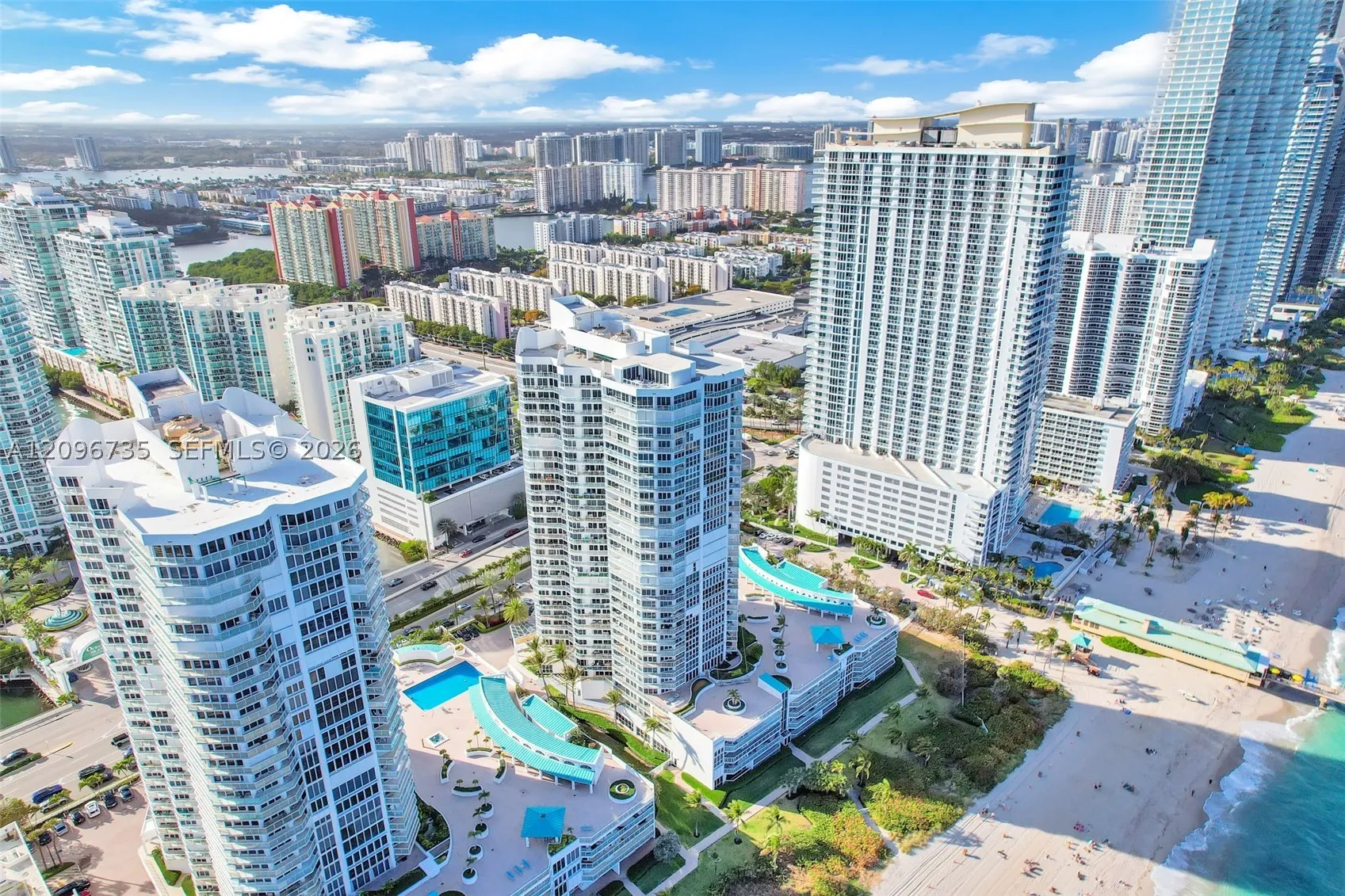 16485 Collins Ave #738
