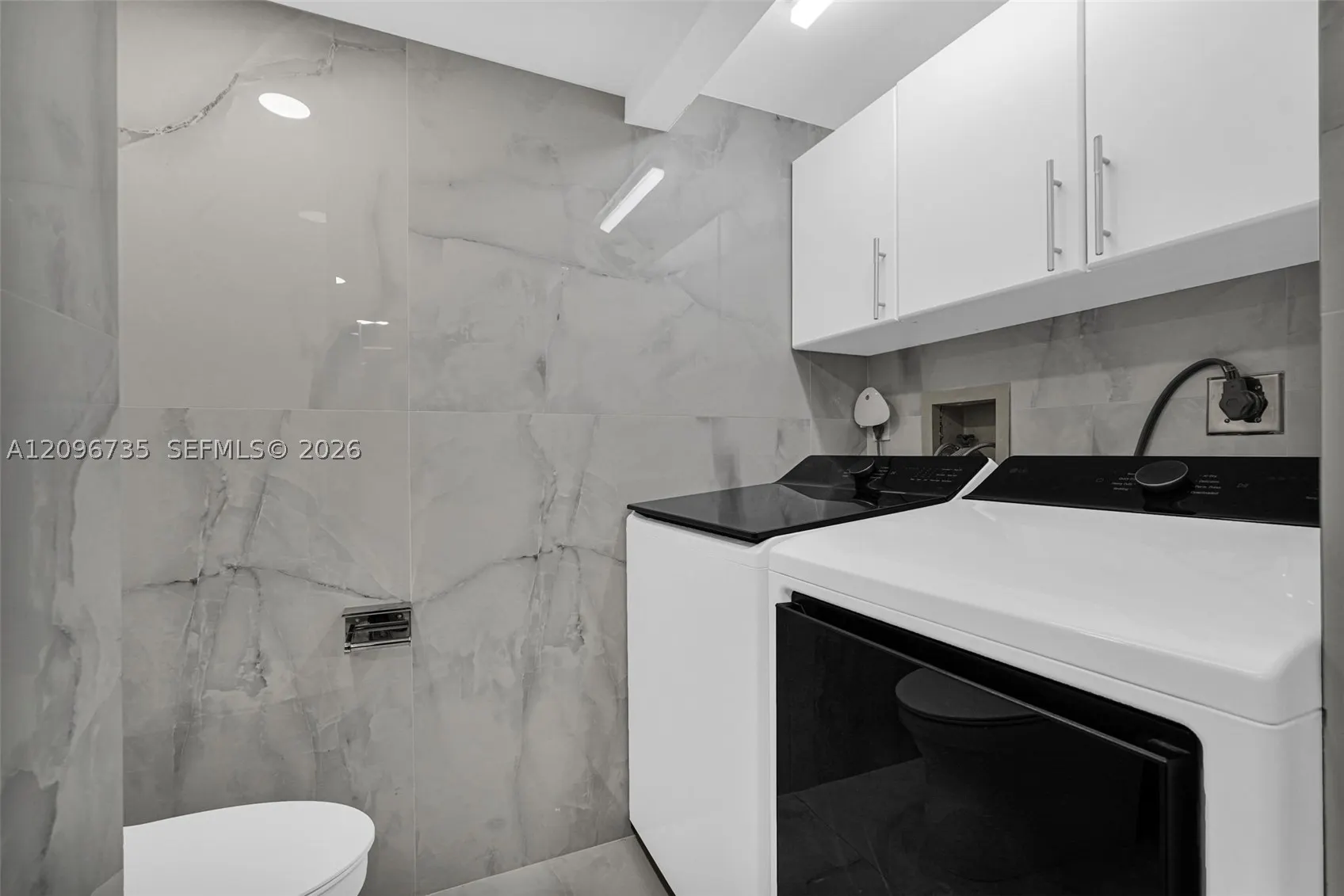 16485 Collins Ave #738