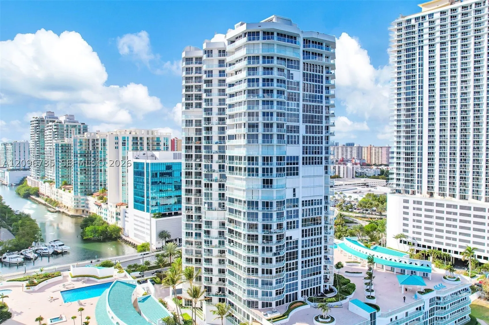 16485 Collins Ave #738
