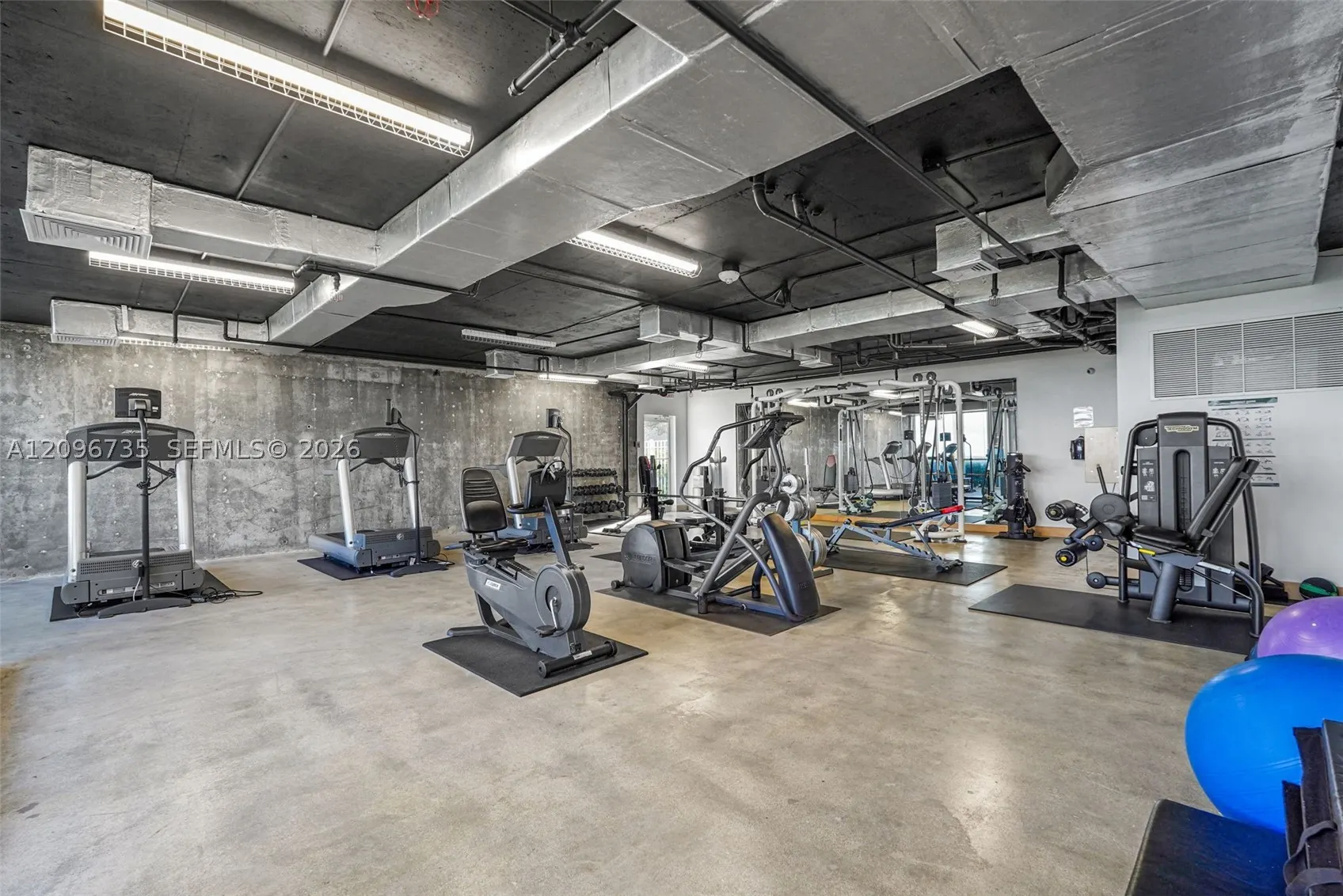 16485 Collins Ave #738