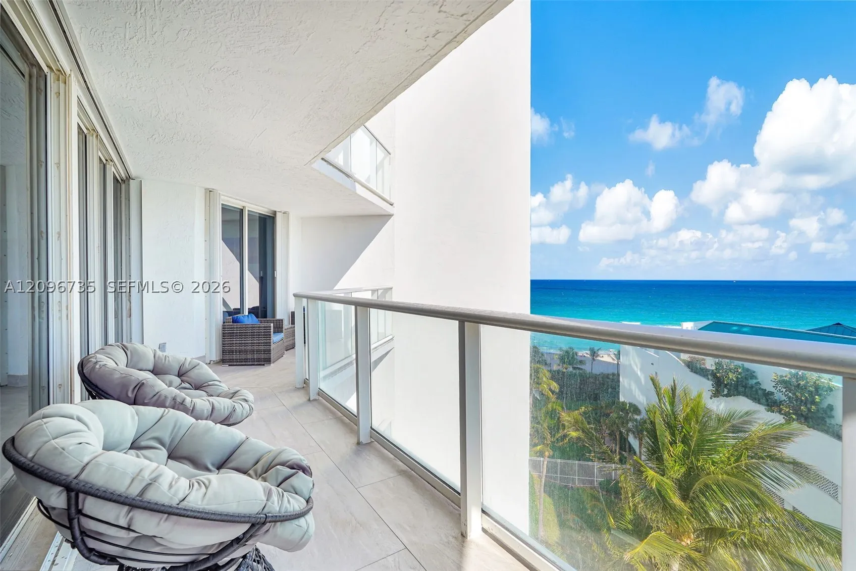 16485 Collins Ave #738