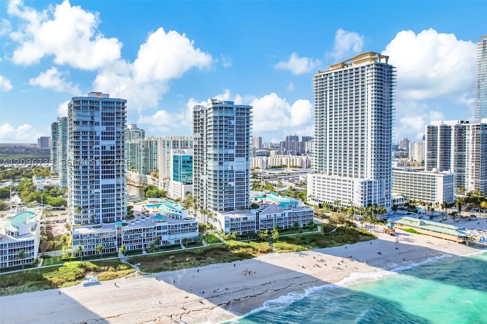 16485 Collins Ave #738