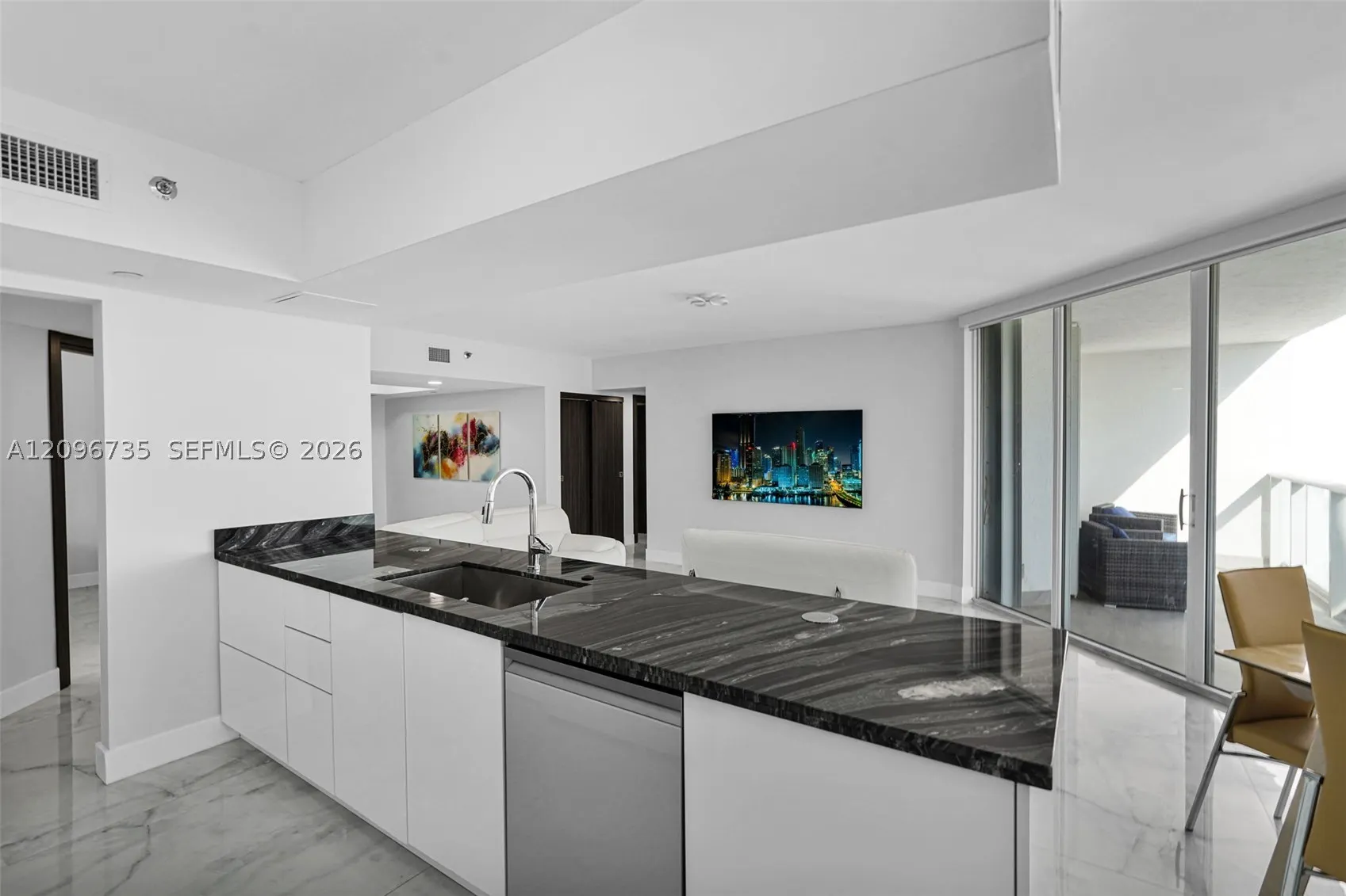 16485 Collins Ave #738