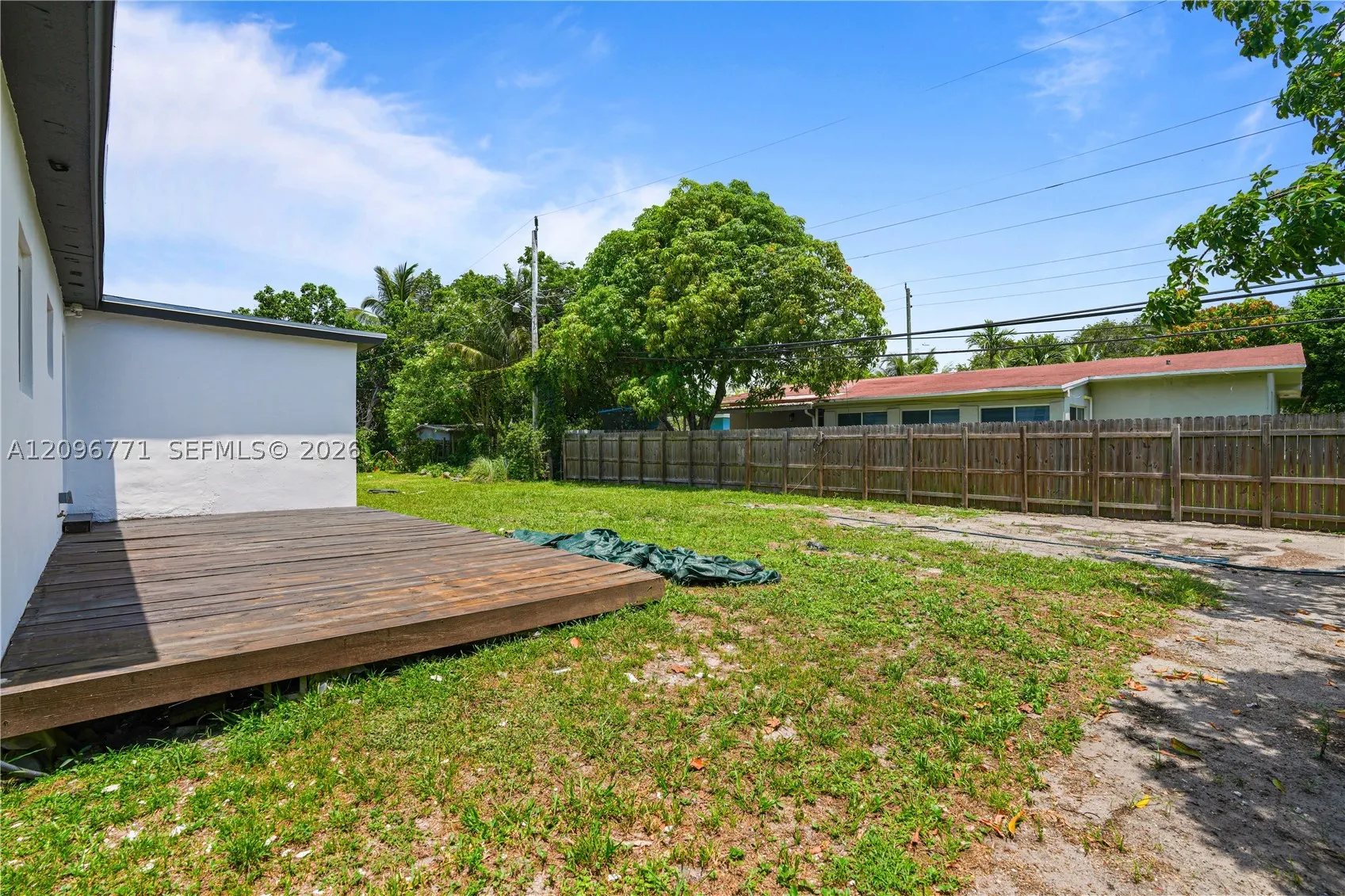 1081 NE 166th St