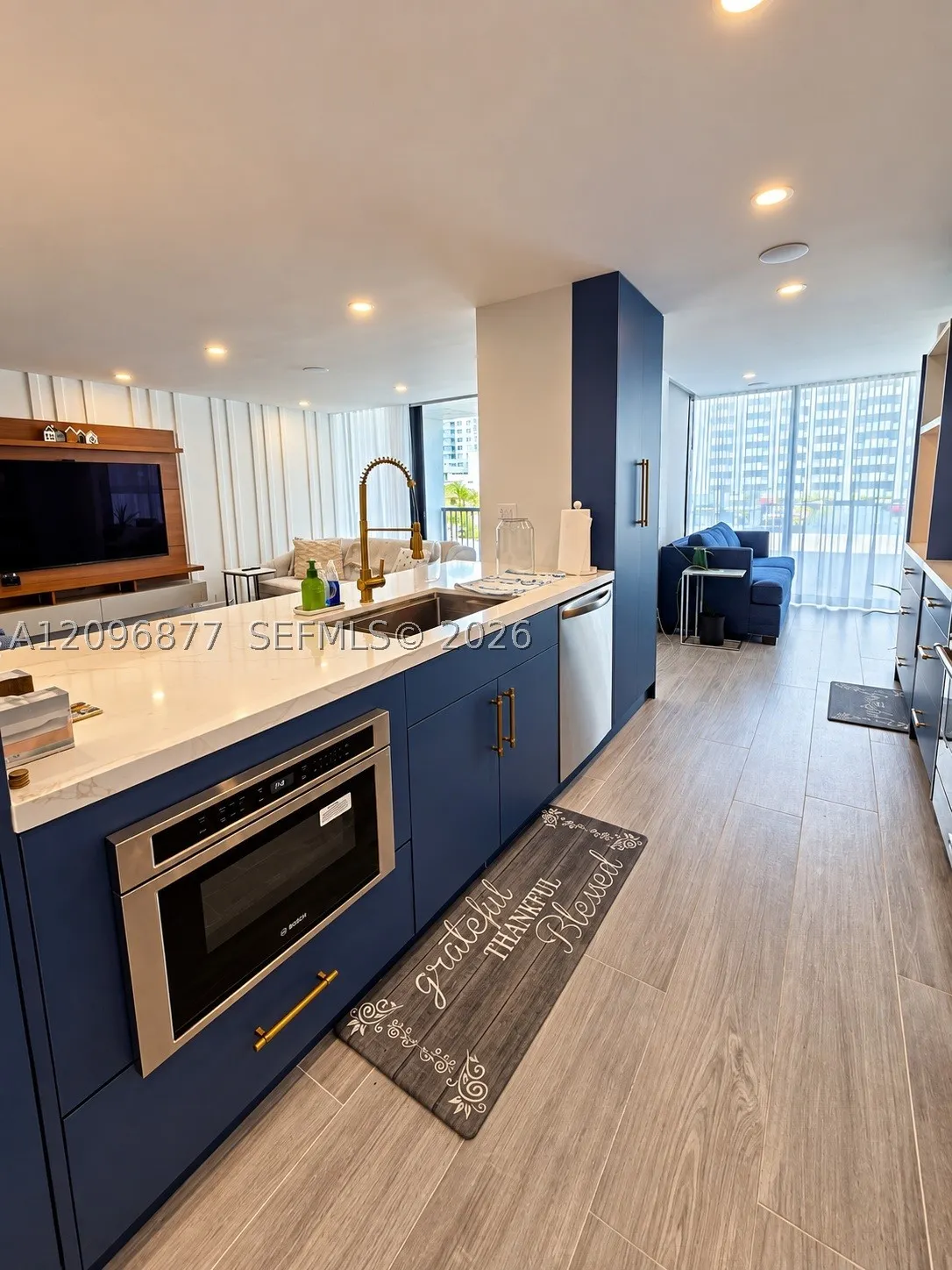 2655 Collins Ave #503
