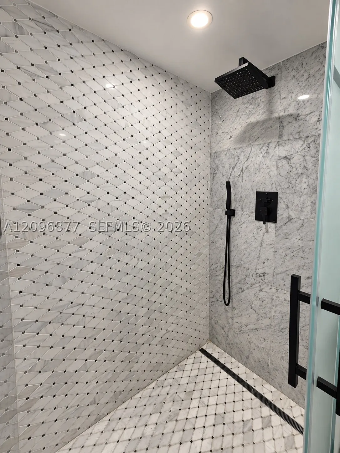 2655 Collins Ave #503