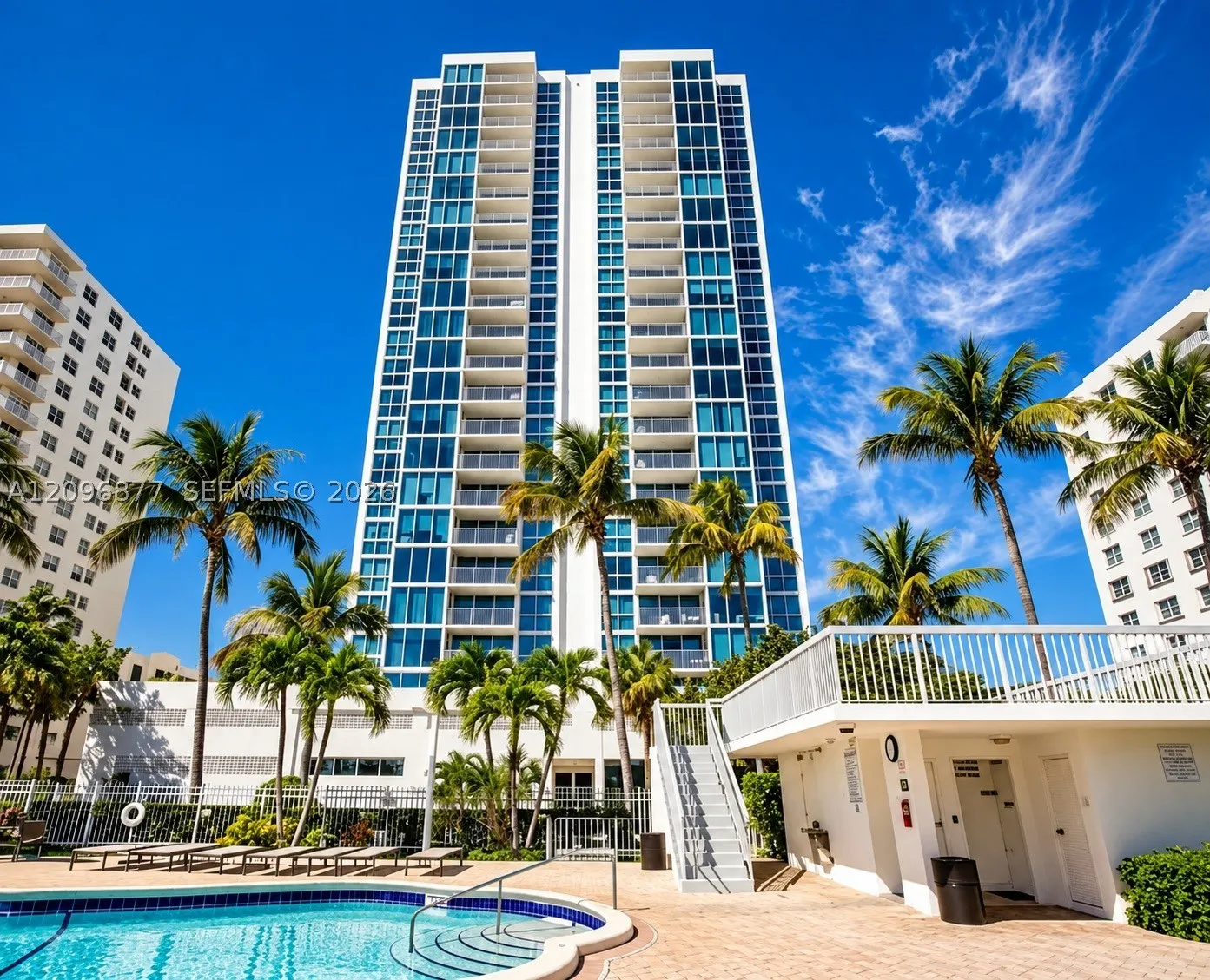 2655 Collins Ave #503