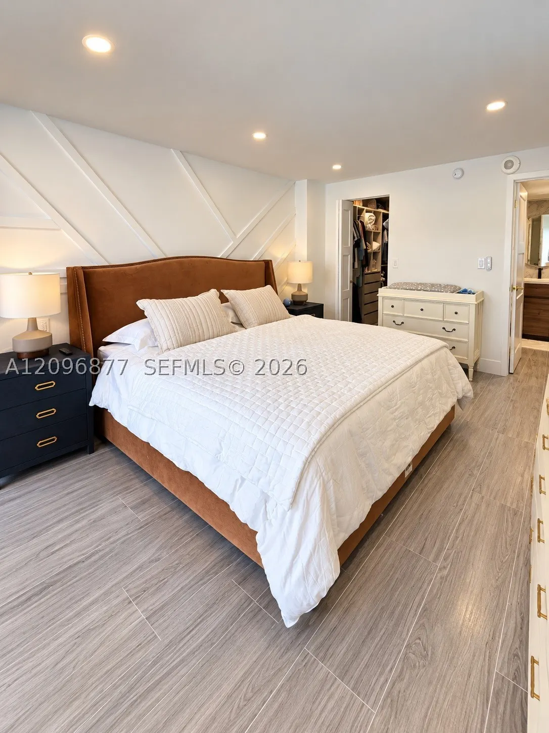 2655 Collins Ave #503