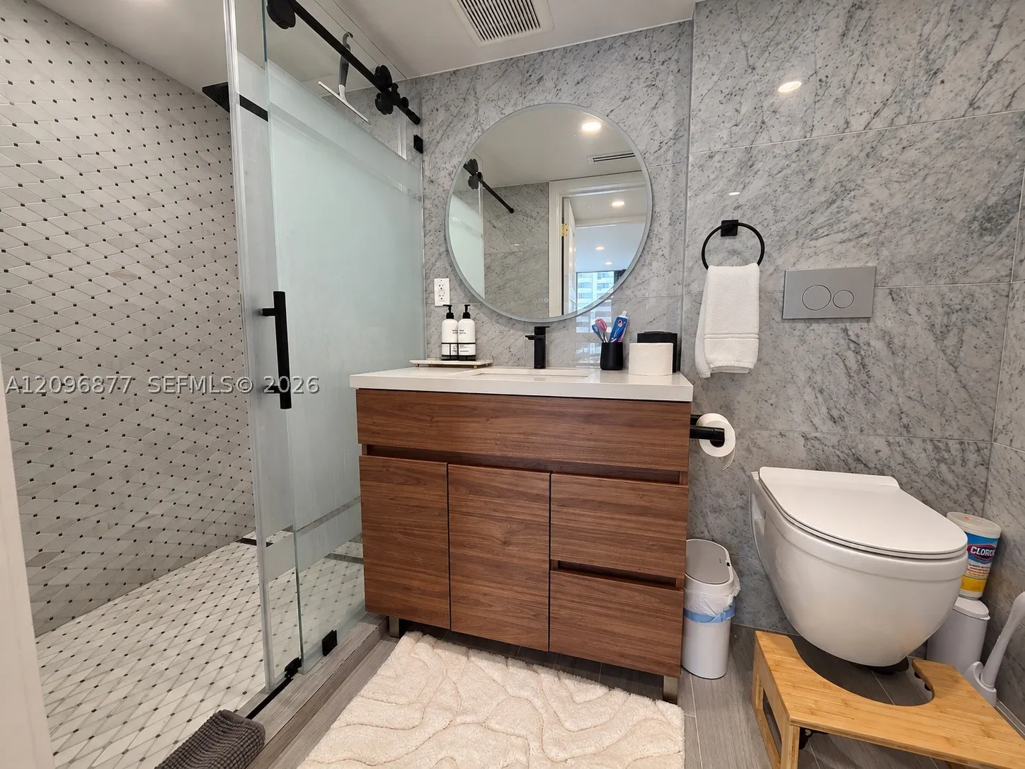 2655 Collins Ave #503