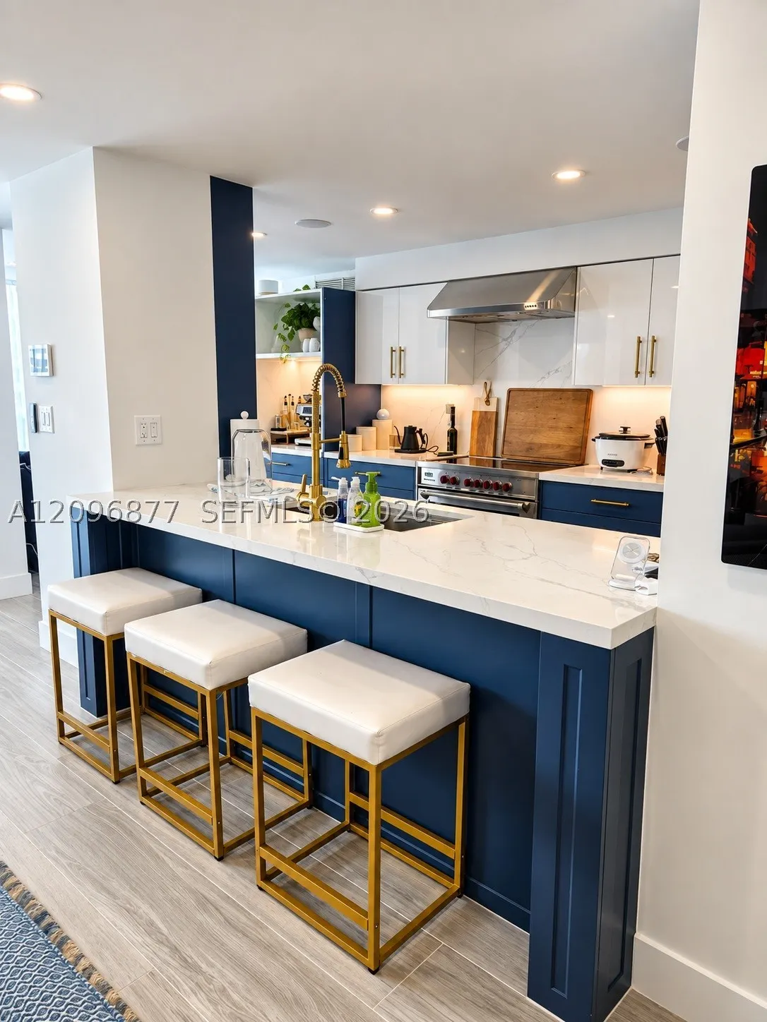 2655 Collins Ave #503
