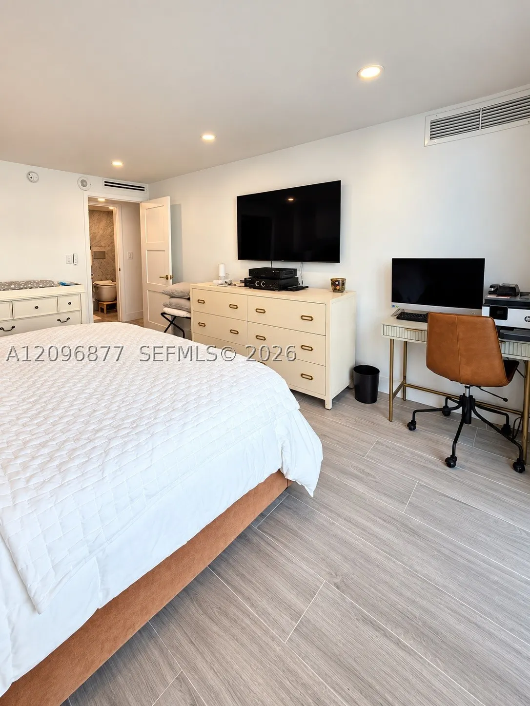 2655 Collins Ave #503