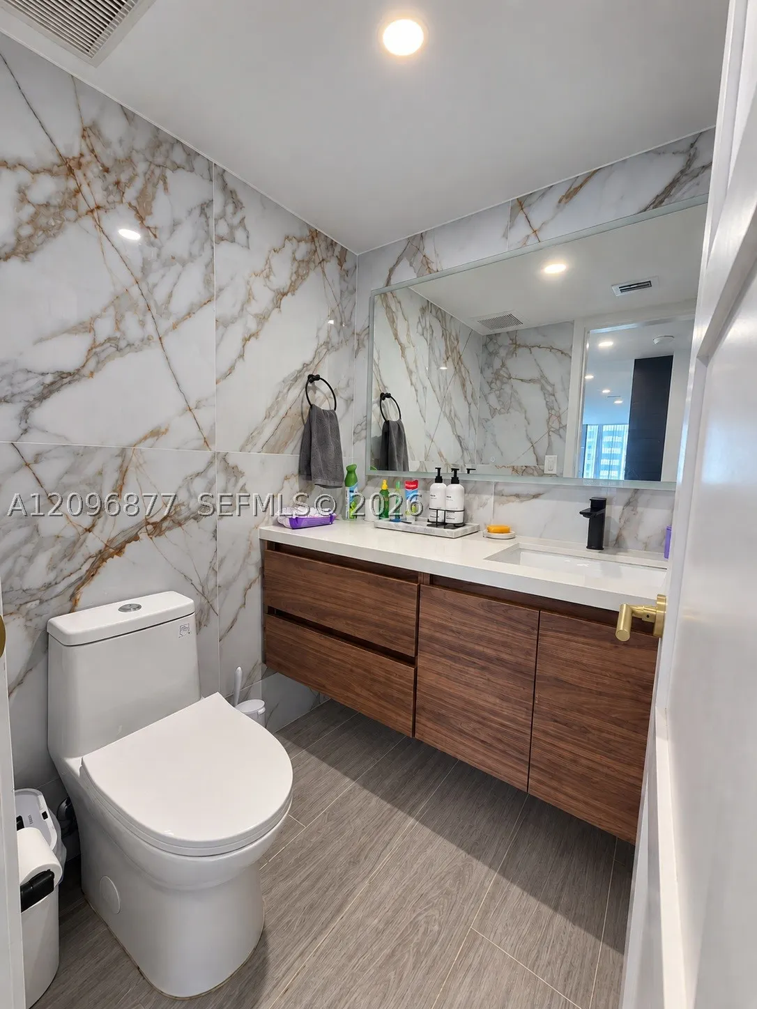 2655 Collins Ave #503