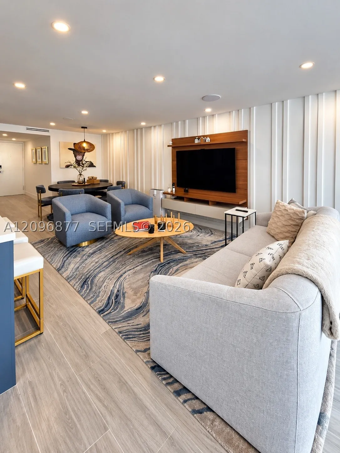 2655 Collins Ave #503