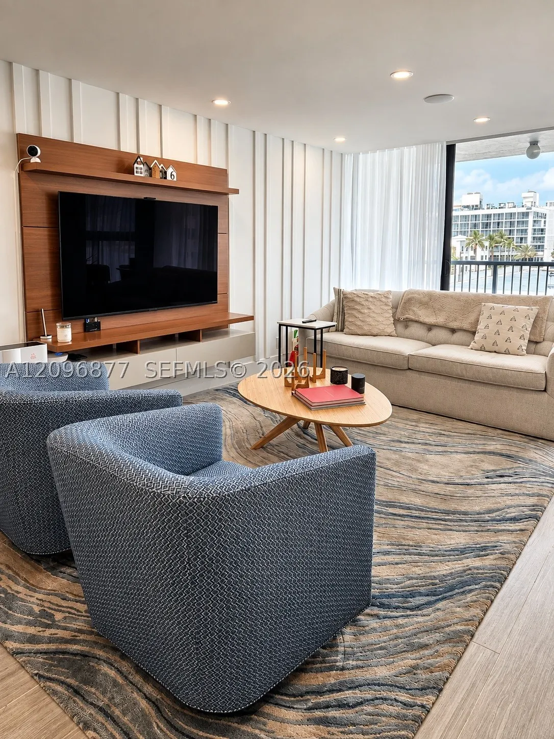2655 Collins Ave #503