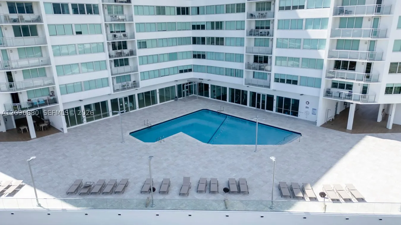 7135 Collins Ave #1126