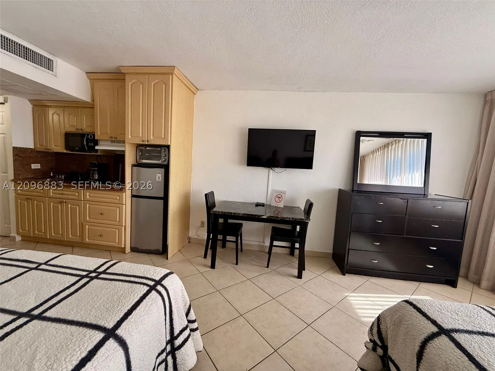 19201 Collins Ave #241