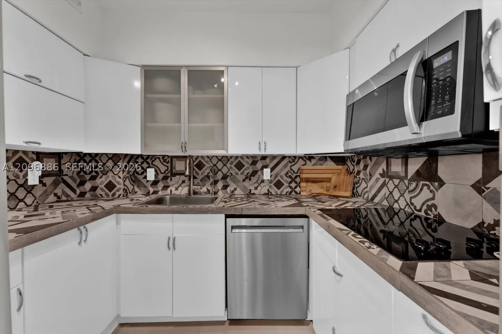 7441 Wayne Ave #14B