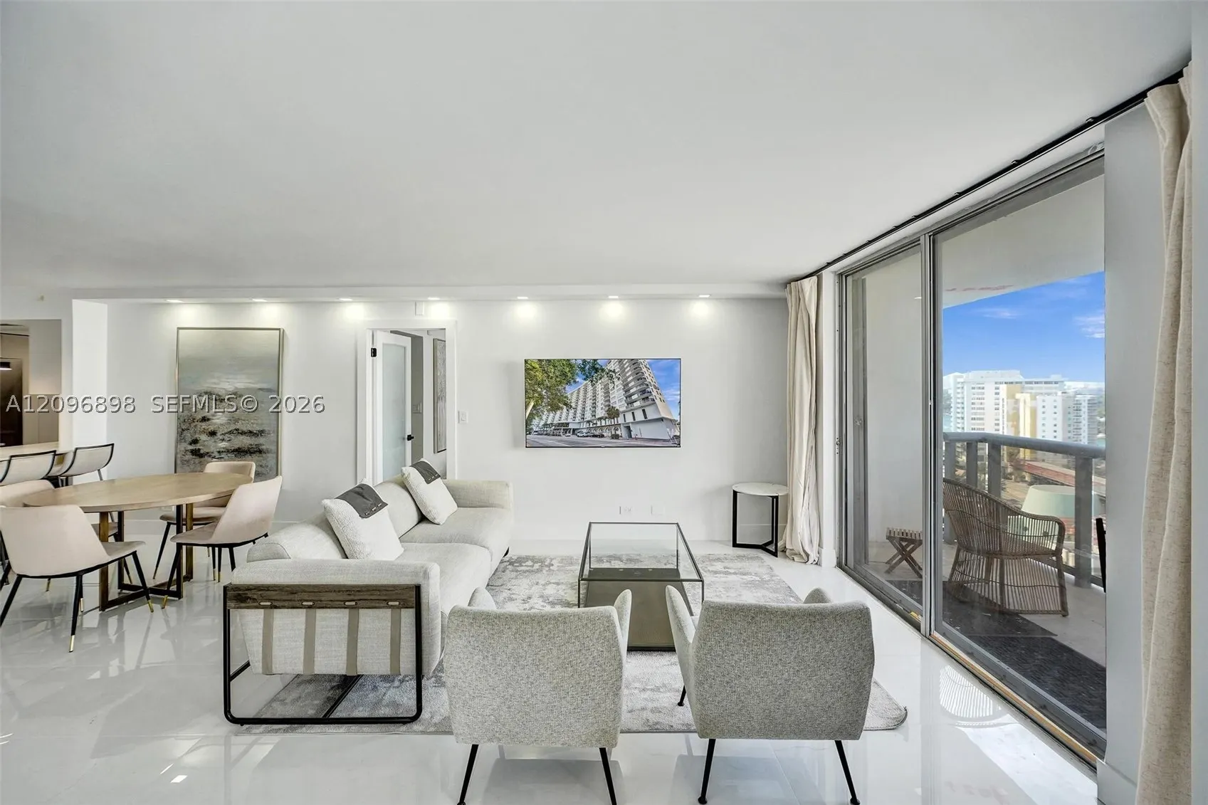 6039 Collins Ave #1736