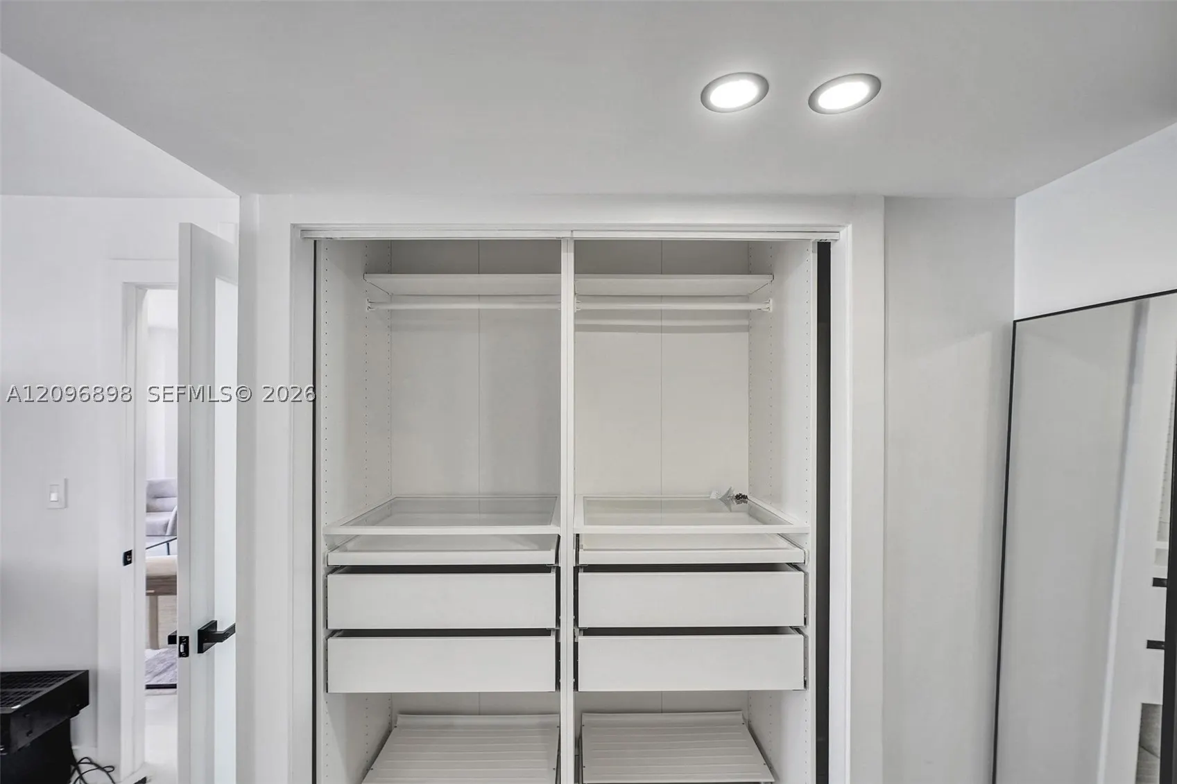 6039 Collins Ave #1736