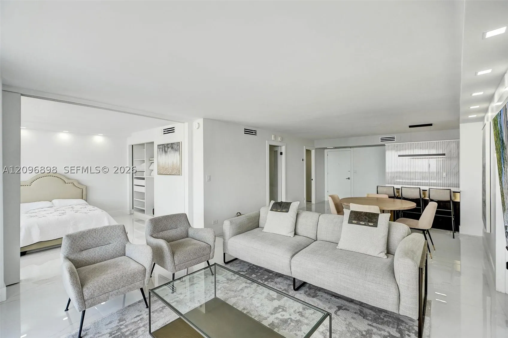 6039 Collins Ave #1736