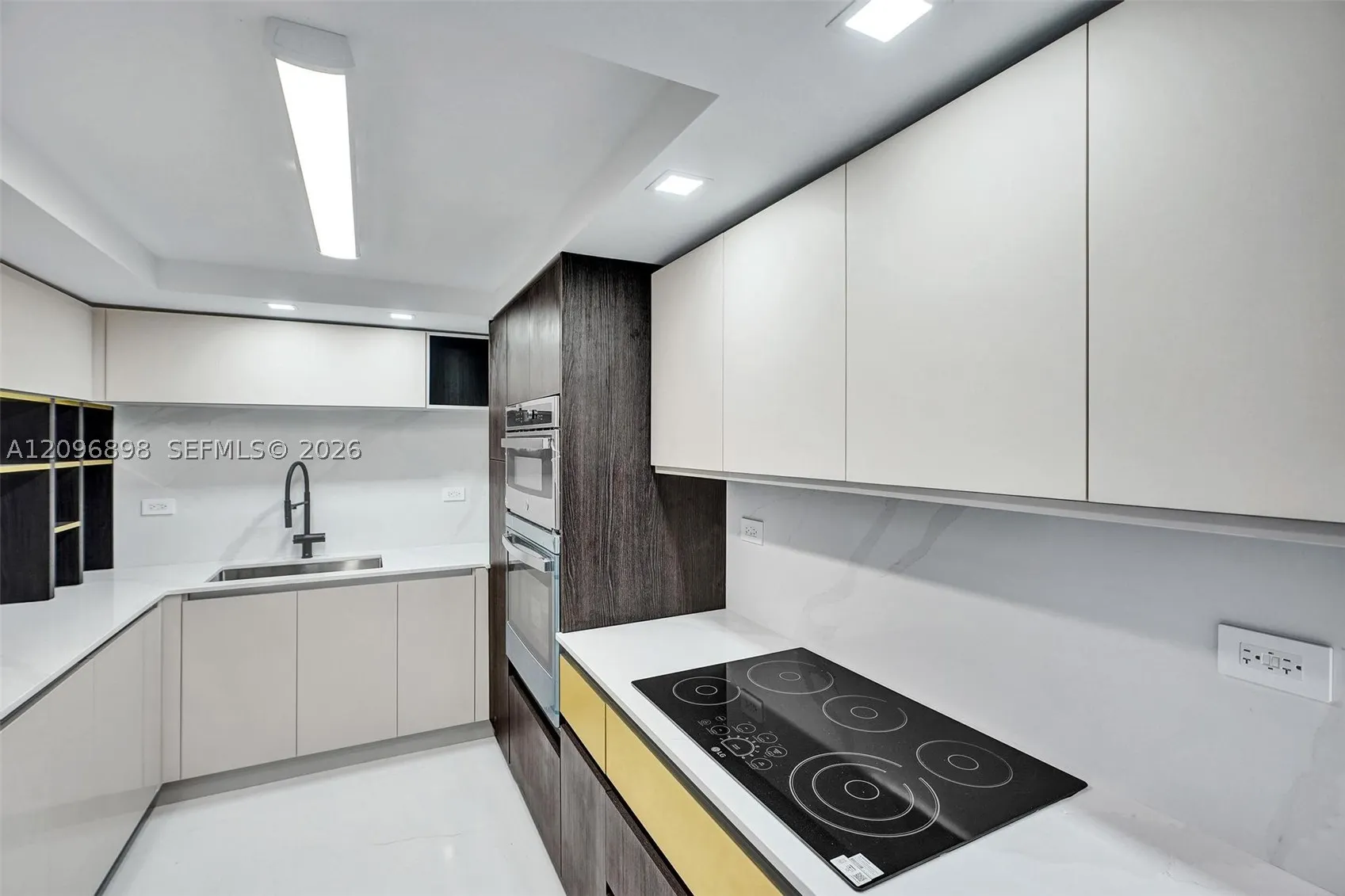6039 Collins Ave #1736