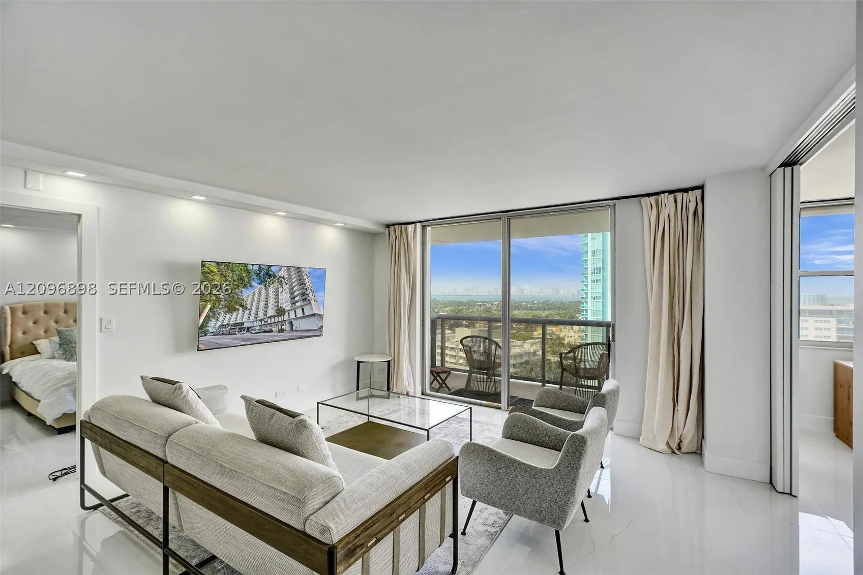 6039 Collins Ave #1736