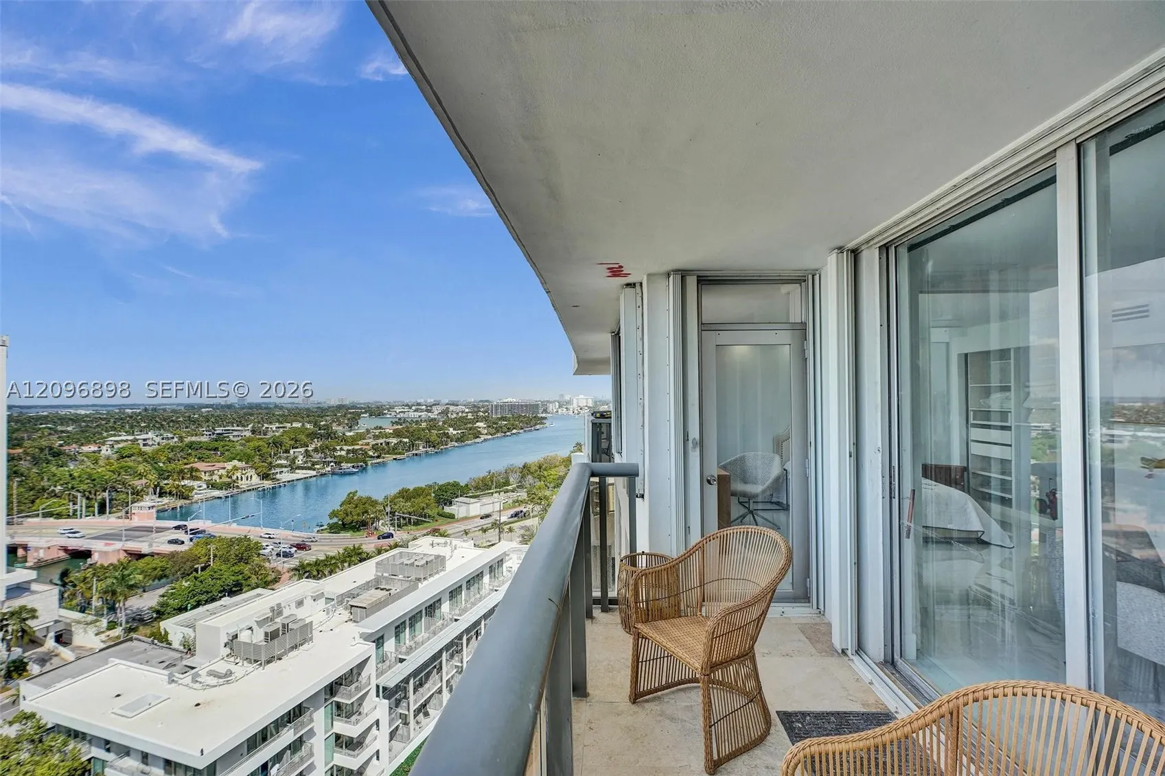 6039 Collins Ave #1736