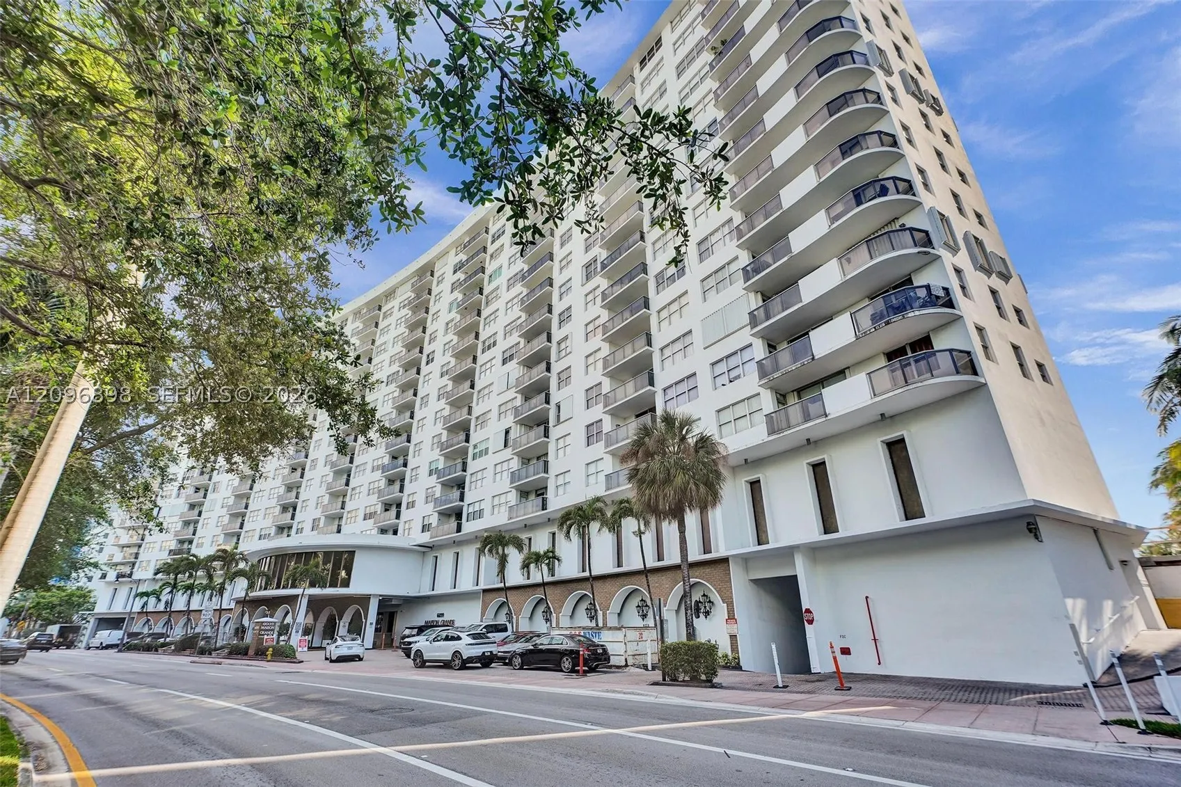 6039 Collins Ave #1736