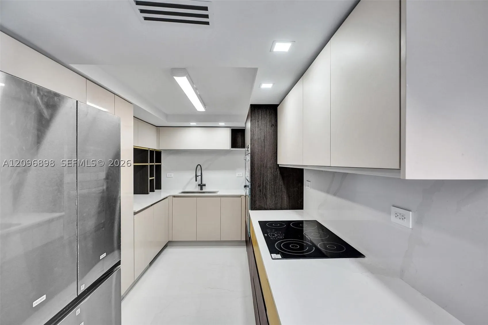 6039 Collins Ave #1736