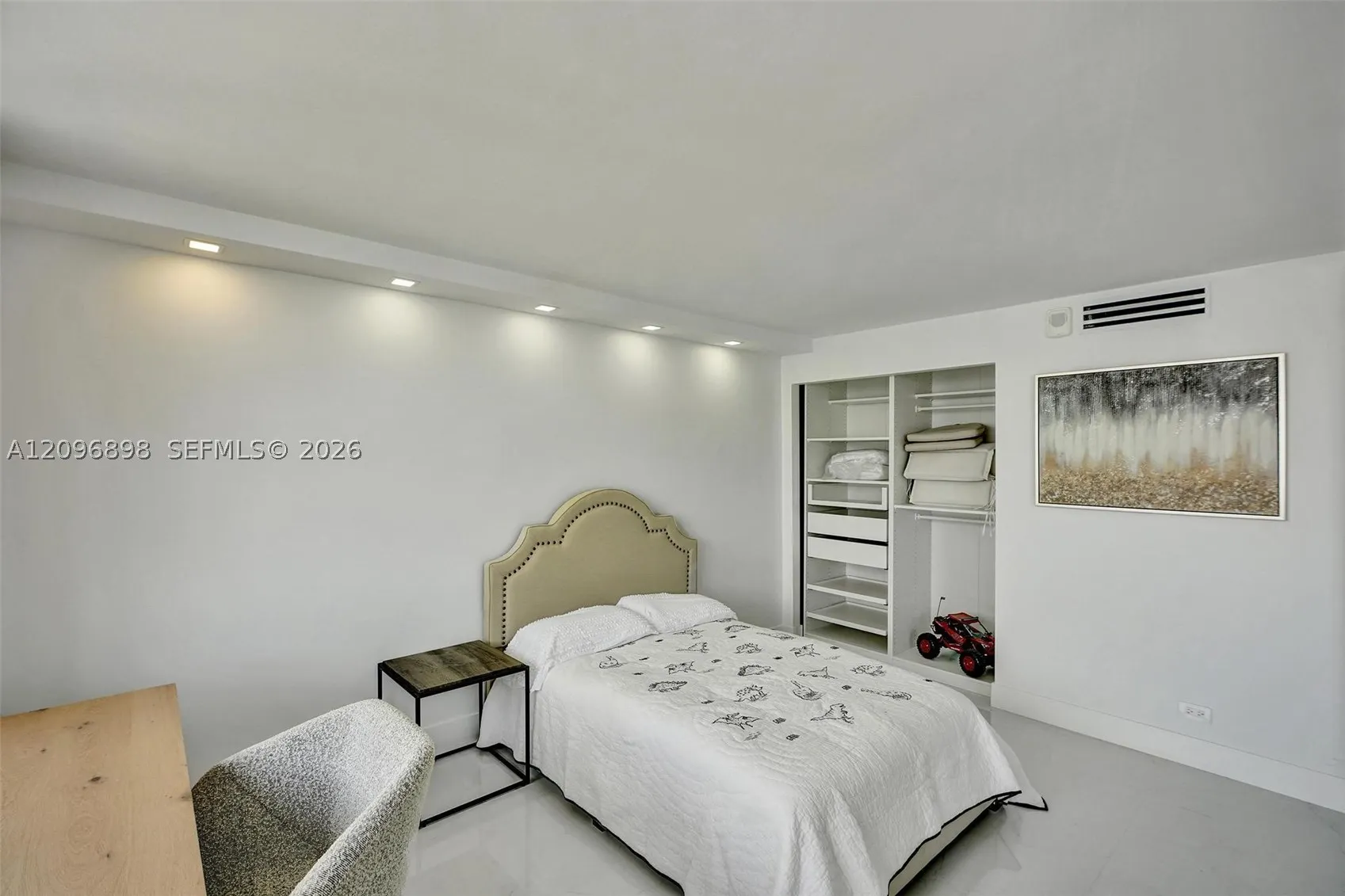 6039 Collins Ave #1736