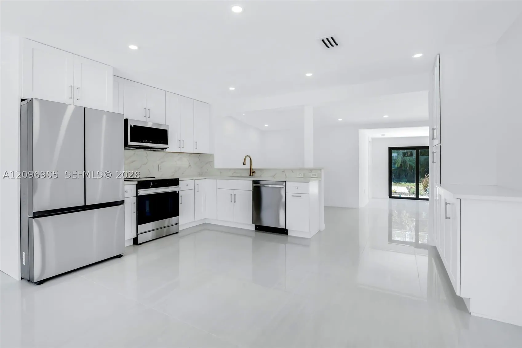 1339 NE 15th Ave