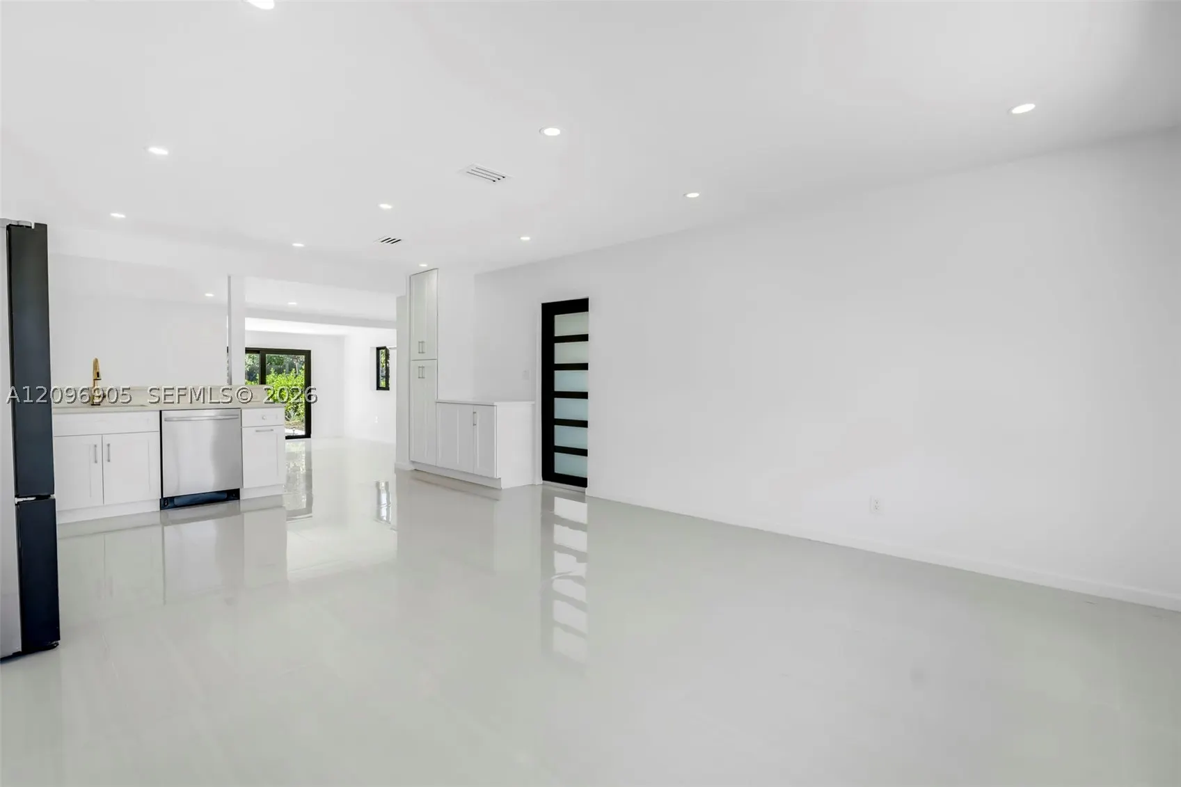 1339 NE 15th Ave