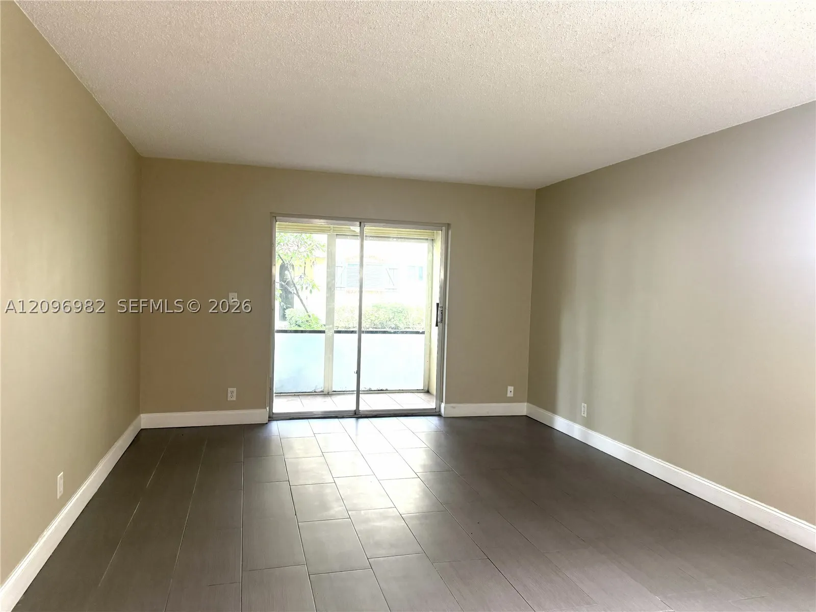 257 S Cypress Rd #416