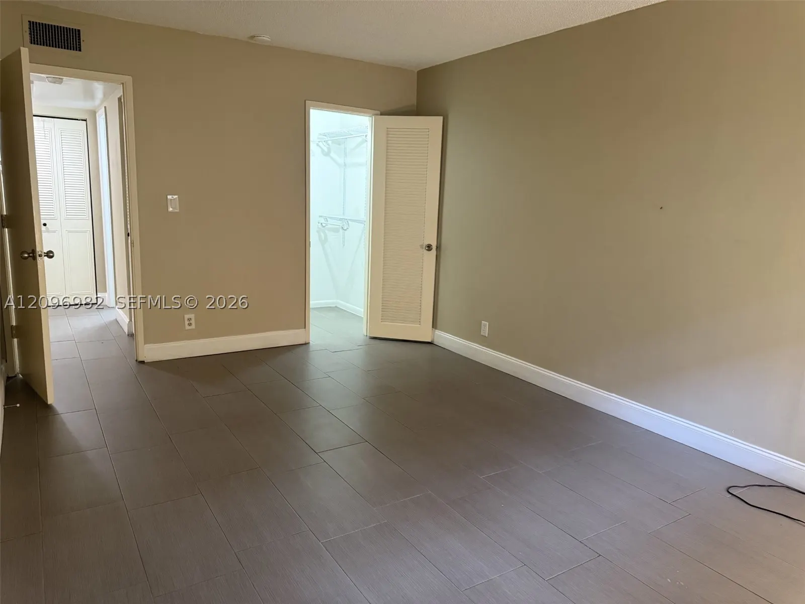 257 S Cypress Rd #416
