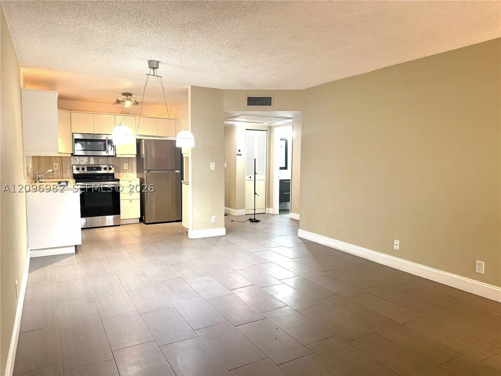 257 S Cypress Rd #416