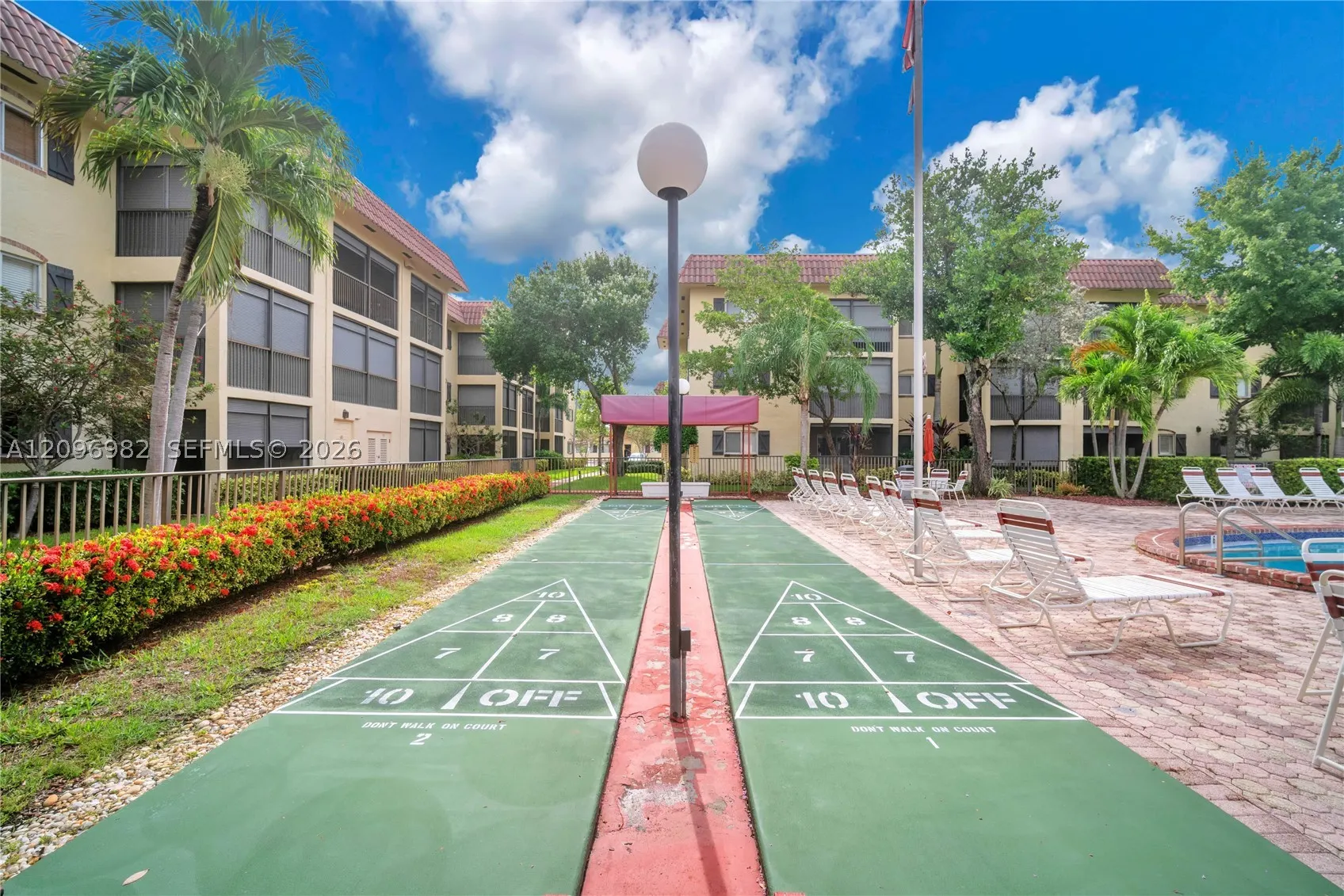 257 S Cypress Rd #416