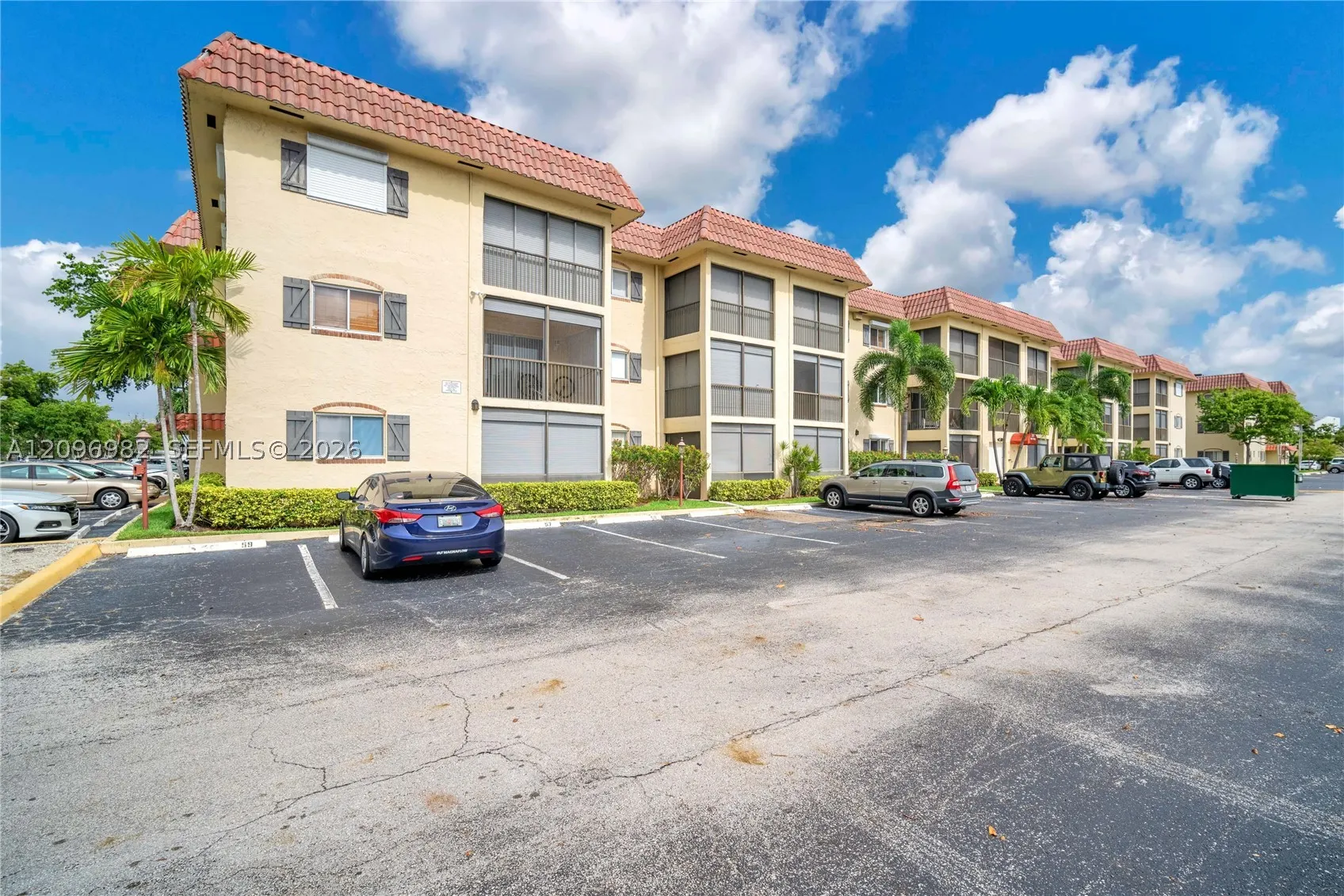 257 S Cypress Rd #416