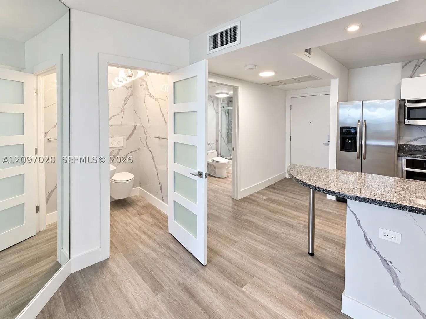 2301 Collins Ave #742