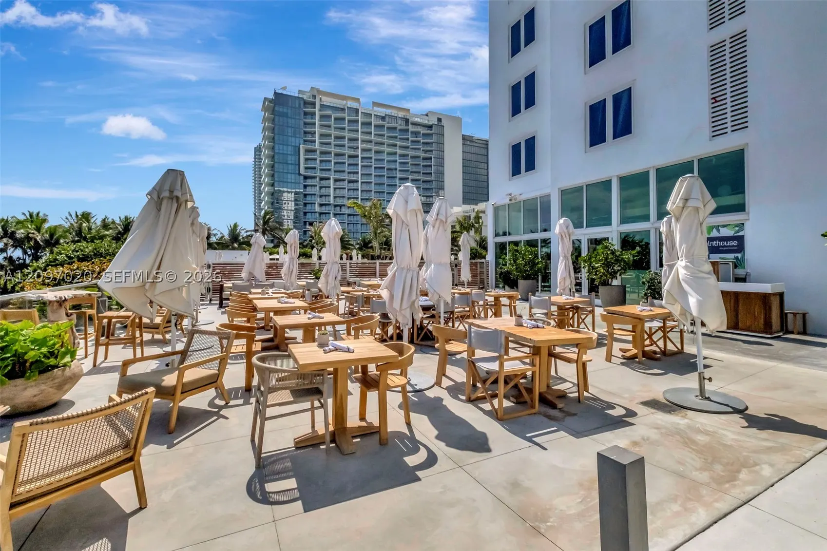 2301 Collins Ave #742