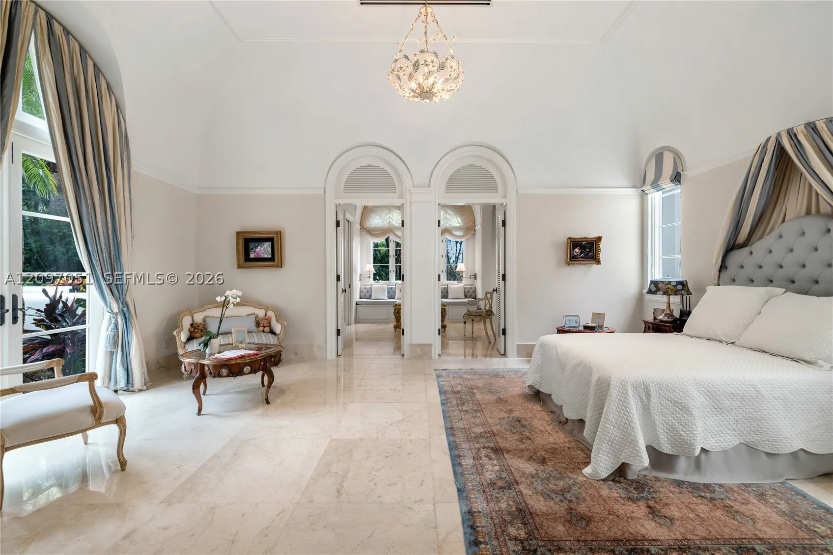 8901 Arvida Ln