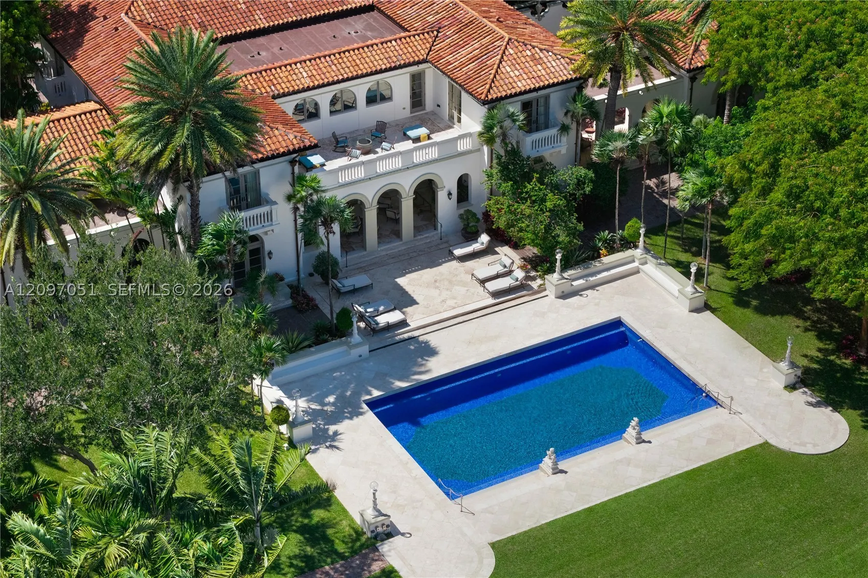 8901 Arvida Ln