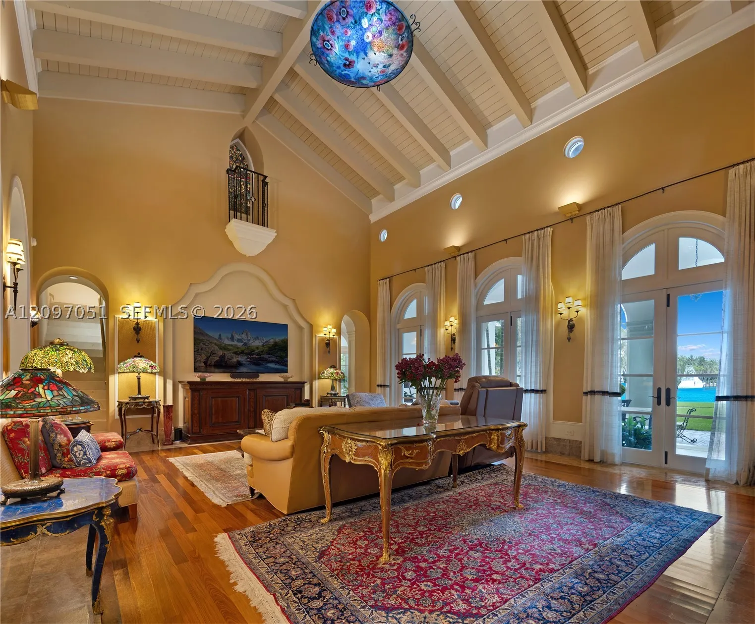 8901 Arvida Ln