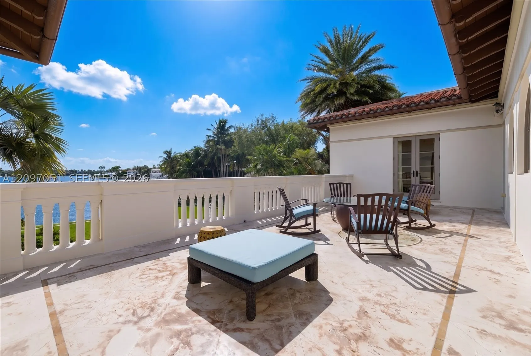 8901 Arvida Ln