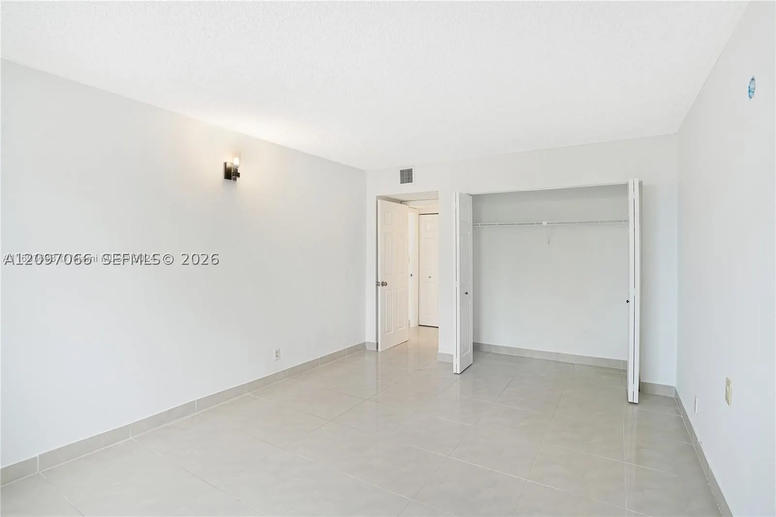 3800 S Ocean Dr #414