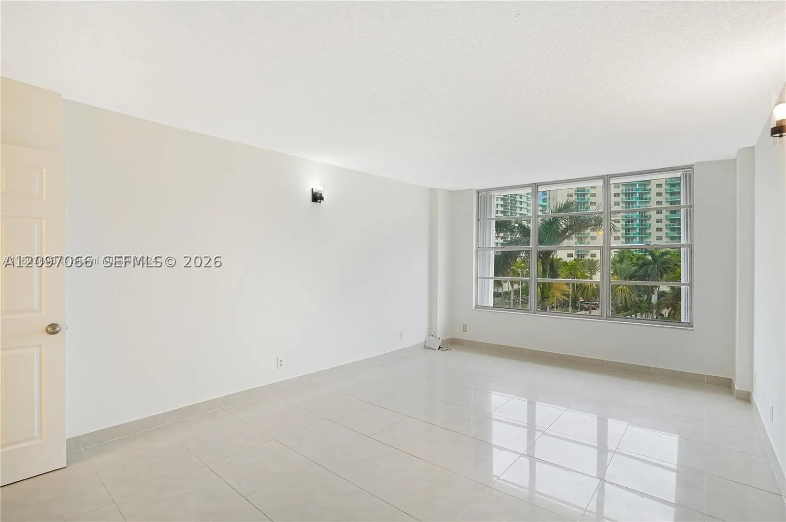 3800 S Ocean Dr #414